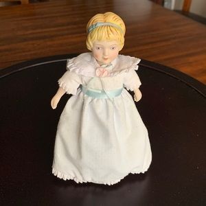 Avon Vintage Victorian Collector Porcelain Doll with Stand 1983